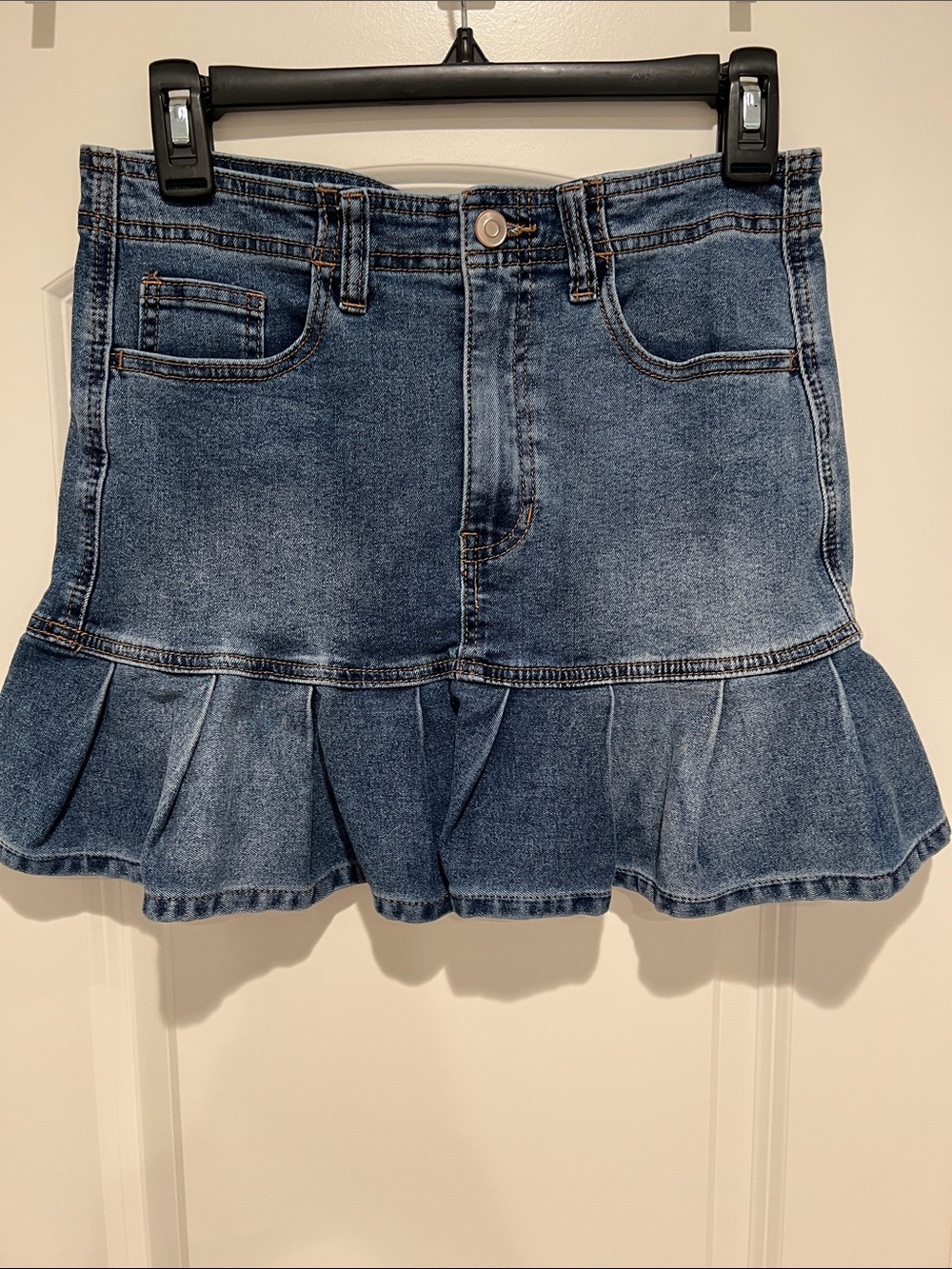 Like New! RE/generation by Celebrity Pink Light/Med Wash Denim Skirt